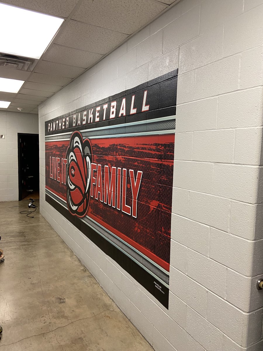 armourwrapsdfw's tweet image. Recently did some work for @CHHS_Hoops to help brighten up their locker room! Thanks for the opportunity @CHPantherPride! @OfficialTHSADA @THSCAcoaches @tasanet #facilitygraphics #lockerroomgraphics #schoolbranding #customgraphics #brandyourschool #txhsfb