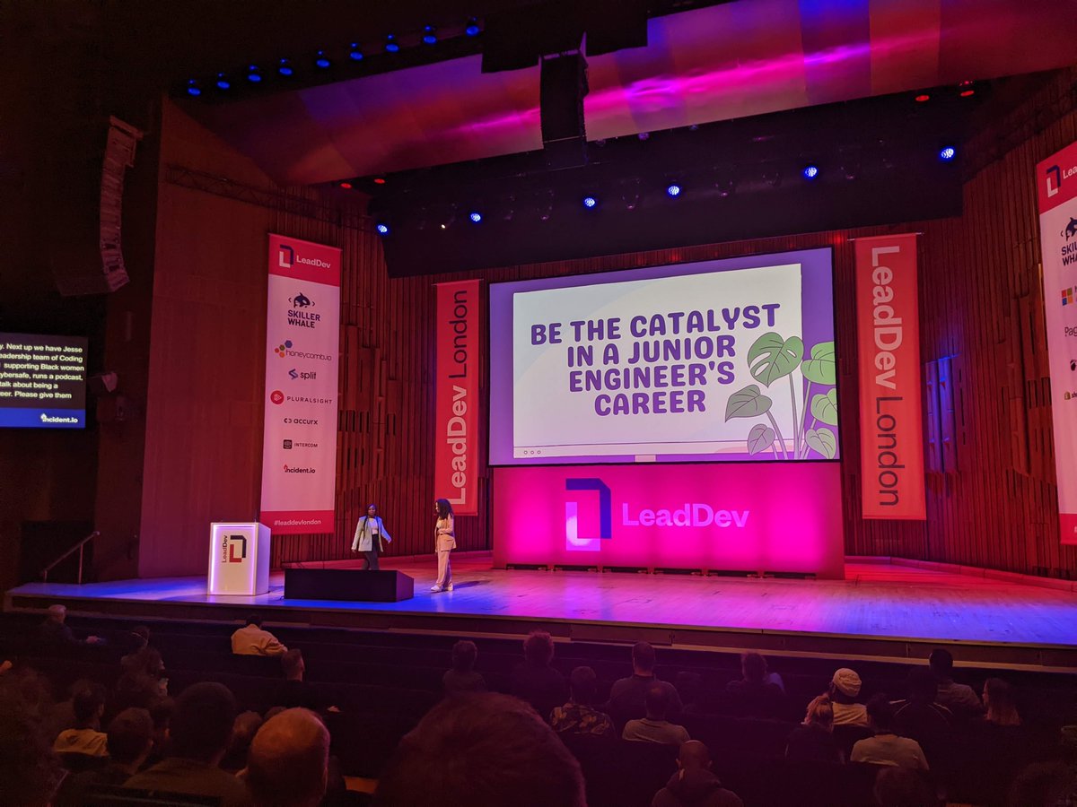 Xurk's tweet photo. Eerst vooral bevestiging in de sessie van @amberleetech & @_jessie_belle w.b. begeleiden van juniors, uiteindelijk toch een openbaring: pak Imposter Syndrome niet individueel aan maar maak juist aanpassingen in de werkomgeving om dit gevoel te voorkomen! #LeadDevLondon #iOagency https://t.co/9vWGplWdbj