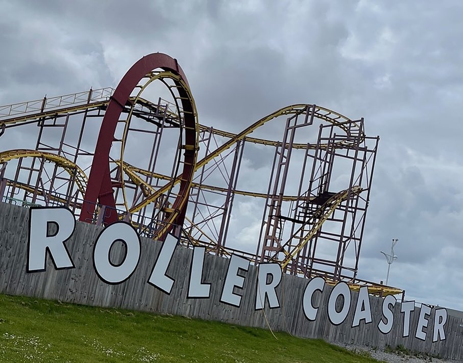 Emma Top Thrill Tourists tweet media