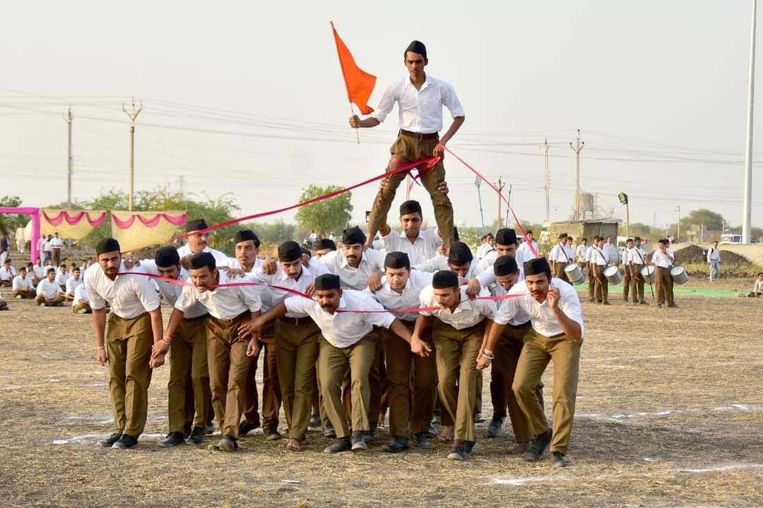 VinayDixit_'s tweet photo. संघ का प्रत्येक कार्यक्रम व प्रशिक्षण समाज का संगठित रूप है , हम सब संघ है - विनीत नवाथे, प्रान्त सह कार्यवाह
#RSS https://t.co/19h4HzEhKw