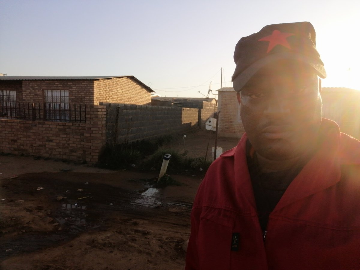 cllr_kali's tweet photo. Reporting poor service delivery by the ANC lead government in the city of Matlosana is our day to day program this water lickage it has 5 days now in ward 12 main road of taxi's and the ward councilor has done nothing about it https://t.co/fxgNE0FEEv