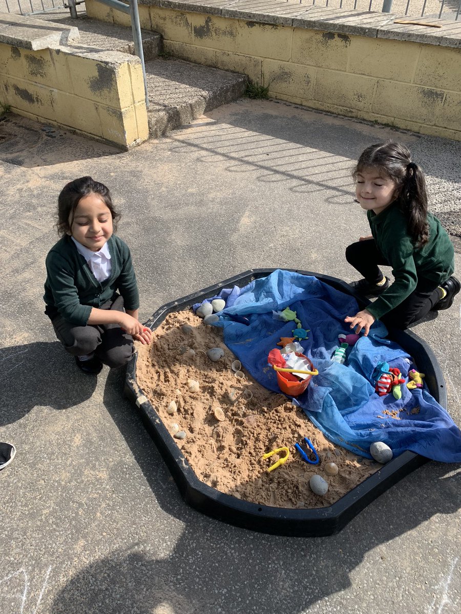 ReceptionMoon's tweet photo. In Moon class we discussed the reasons why we should keep our beaches clean and tidy. Our small world beach area had been littered with rubbish! Luckily, we have lots of helpful children who were keen to clean up the mess so that the sea creatures could continue to live safely 😁 https://t.co/0QdAUik3VC