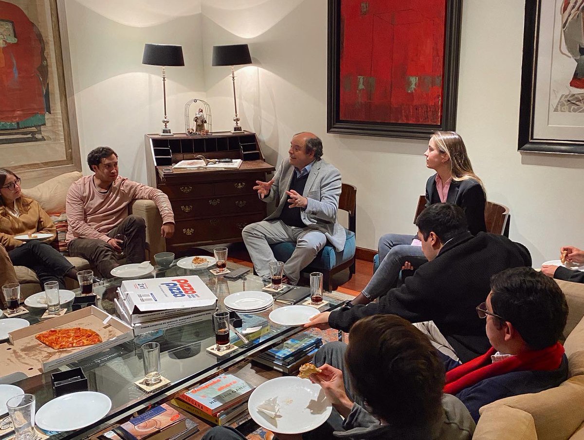 Esta semana nos reunimos con <a href="/RodrigoAlvarez_/">Rodrigo Alvarez</a> y un grupo de universitarios para conversar sobre el avance del proceso constituyente a meses del plebiscito de salida. 

Gracias Rodrigo por esta instancia y por inspirarnos a seguir firmes con la difusión de las ideas de la libertad