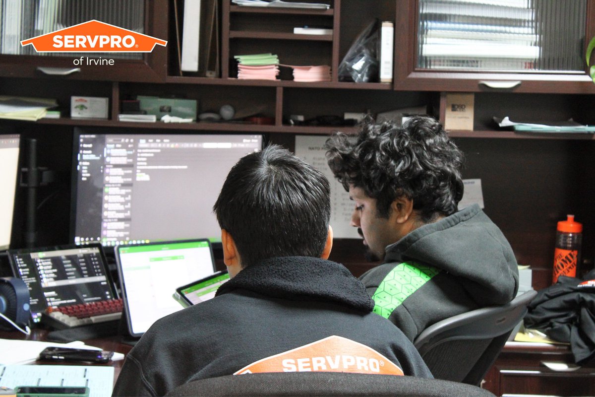 ServproIrvine's tweet photo. Check out our team hard at work👀 #servprofam #servproirvine https://t.co/cfszaYaJZ9