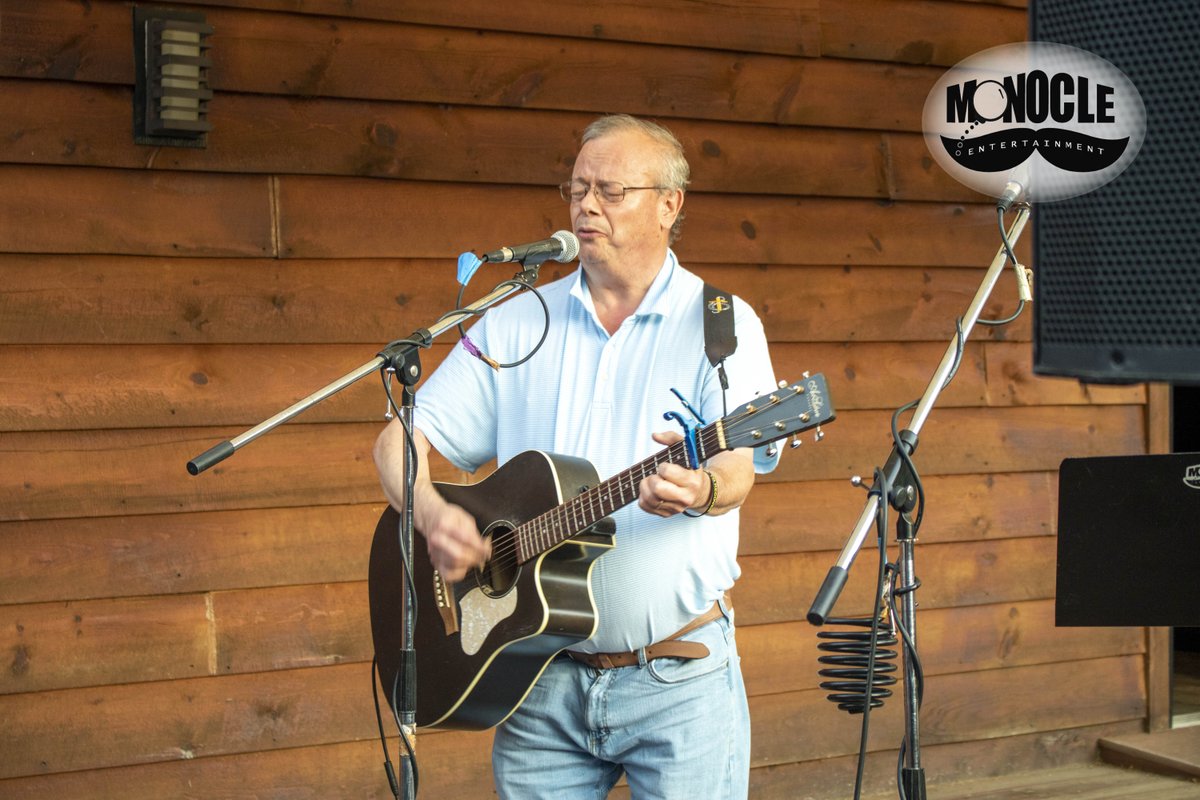 MonocleEnt's tweet photo. We're back for another Open Mic &amp; Mac at Mooney's tonight starting at 6! Hopefully the rain holds off until later tonight and jam out on the patio again tonight, but we'll still be jamming inside if the rain comes too soon. See you later tonight! #monoclemicnight https://t.co/lrpBLdHPah