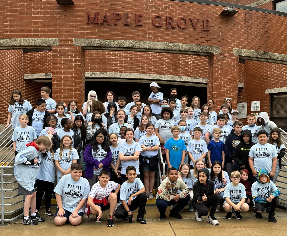 MG_Greenfield's tweet photo. Congratulations 5th Grade! A little rain can't dampen the Mighty Hawk Spirit - 5th Graders are celebrating their last days at Maple Grove #MightyHawks @Greenfield_SD https://t.co/L3QJ8Lskma