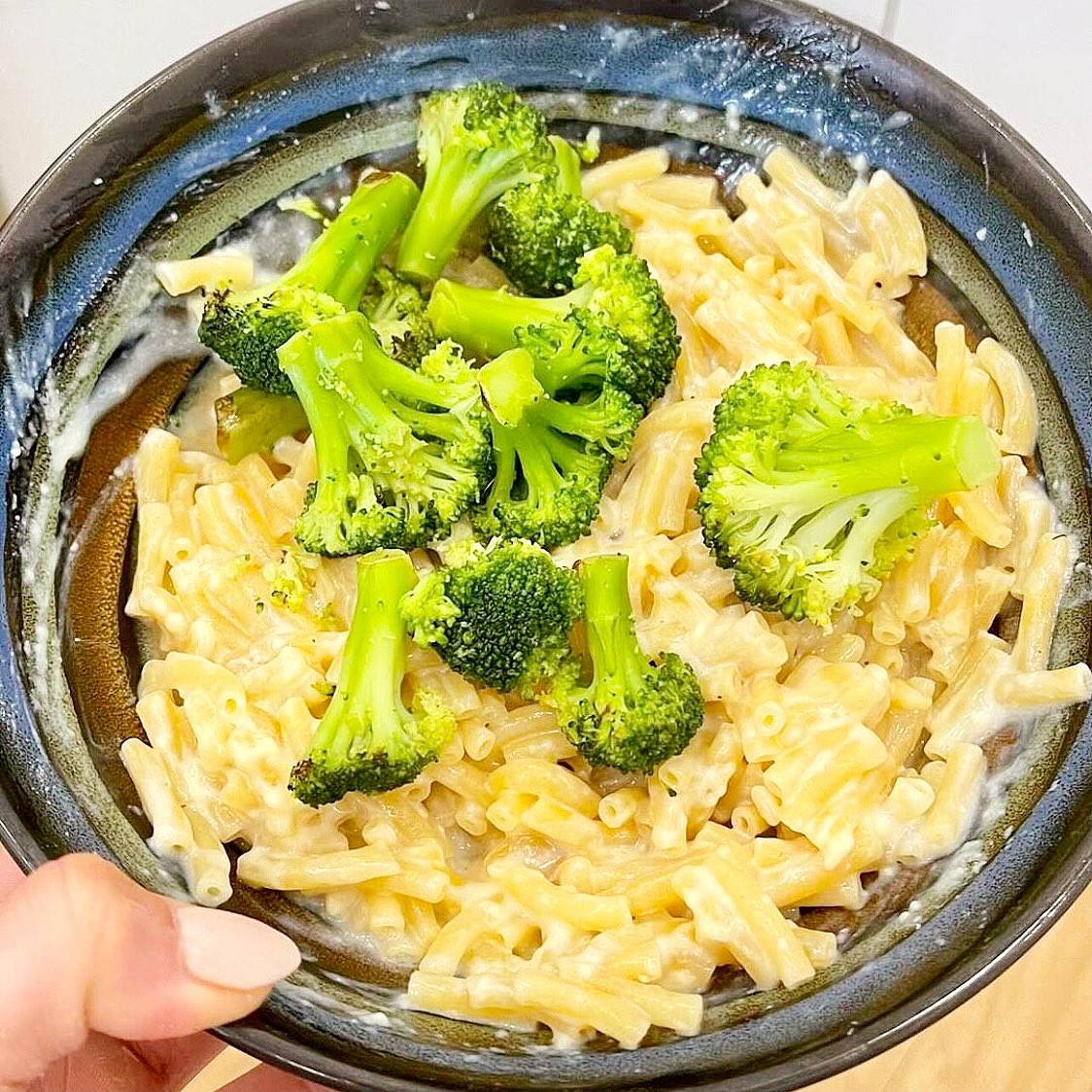When you can’t stop thinking about lunch but it’s still two hours away🥦🧀

Drop an emoji that describes this feeling!!