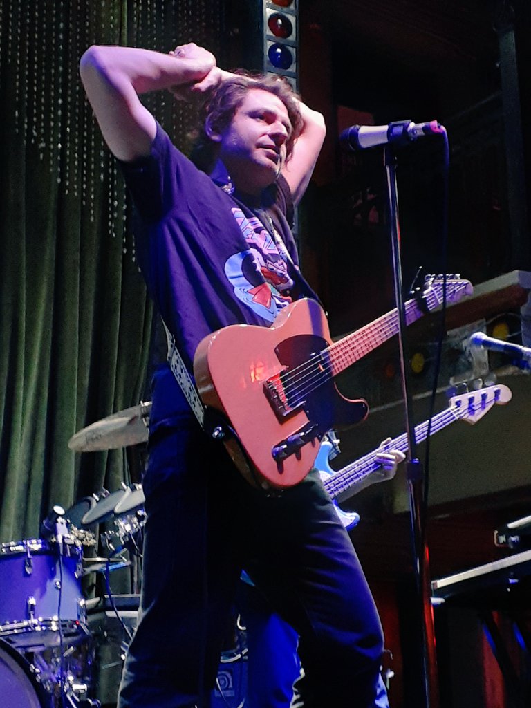 mojosent's tweet photo. Matt Lowell 052422 #photomojo
@lomoon @johnnybrendas
📸 : Jeffrey Sidelsky #VIP #lomoon
#johnnybrendas #mattlowell #feelingatease #livemusicphoto #tuesdayvibe #QandA #philly
#wxpn @wxpnfm 💜🦝💜🦝💜
#nolibs #musicphotography
#WELCOME https://t.co/KCfxdtkGRR
