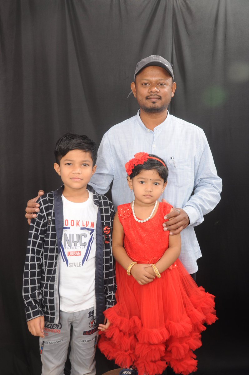 MaraskolheSant's tweet photo. Wish You Very #Happy_Birthday My Dear #Niece_Pari &amp; God Blessing you...!!!🎂💐🎉
#Happy_Birthday_Pari.💐💐🎂🎂 https://t.co/RgYGnpXldk