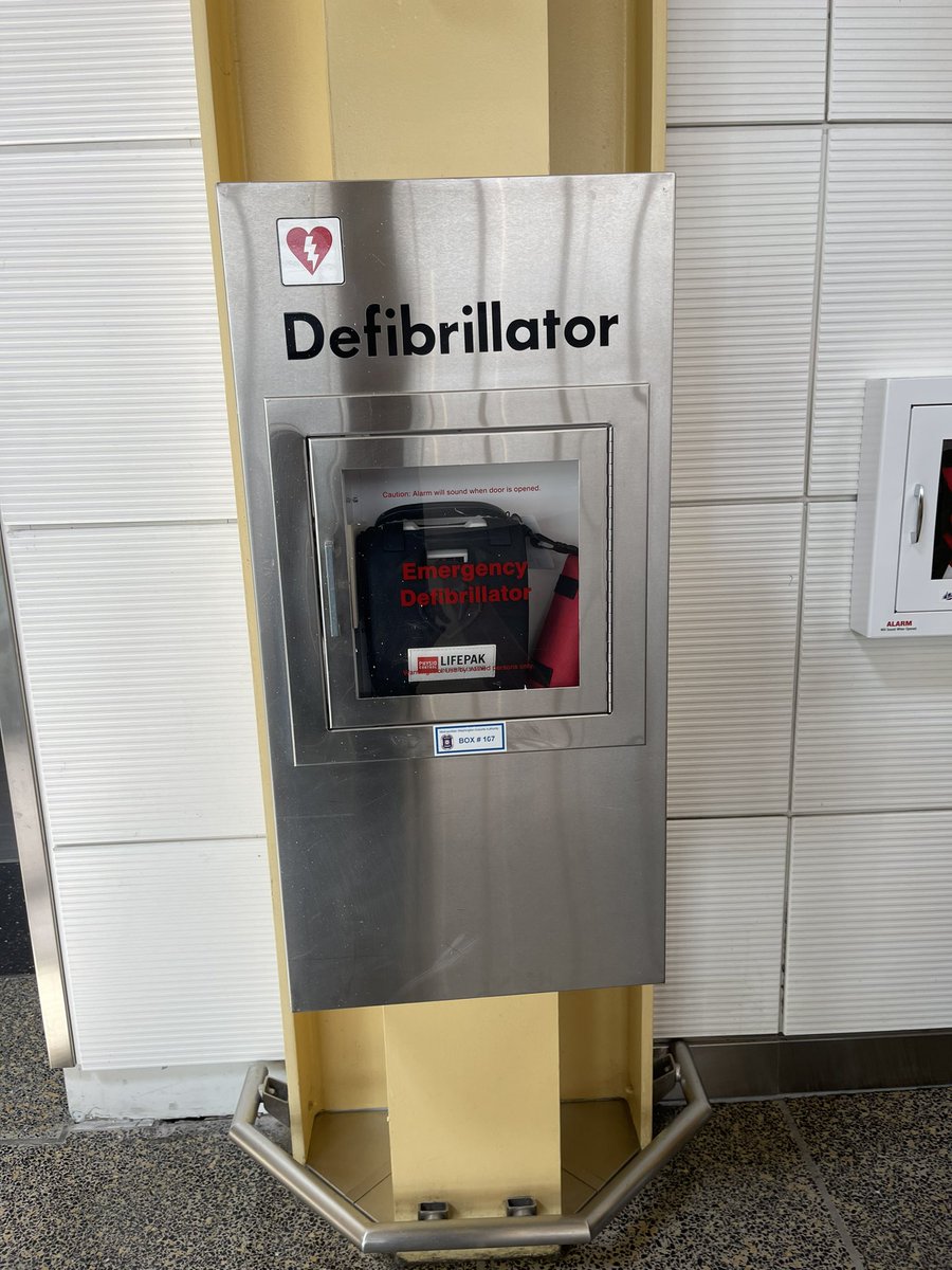 #DCA #AED #dea #defibrillator . Los desfibriladores salvan vidas!