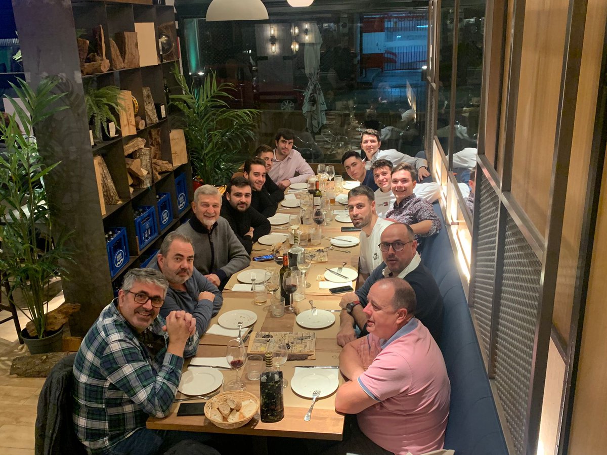 Moltes gràcies <a href="/HoqueiLloret/">Club Hoquei Lloret</a> 💚 i fins aviat!

PD: sempre tindreu les portes del Bar la piscina obertes😜