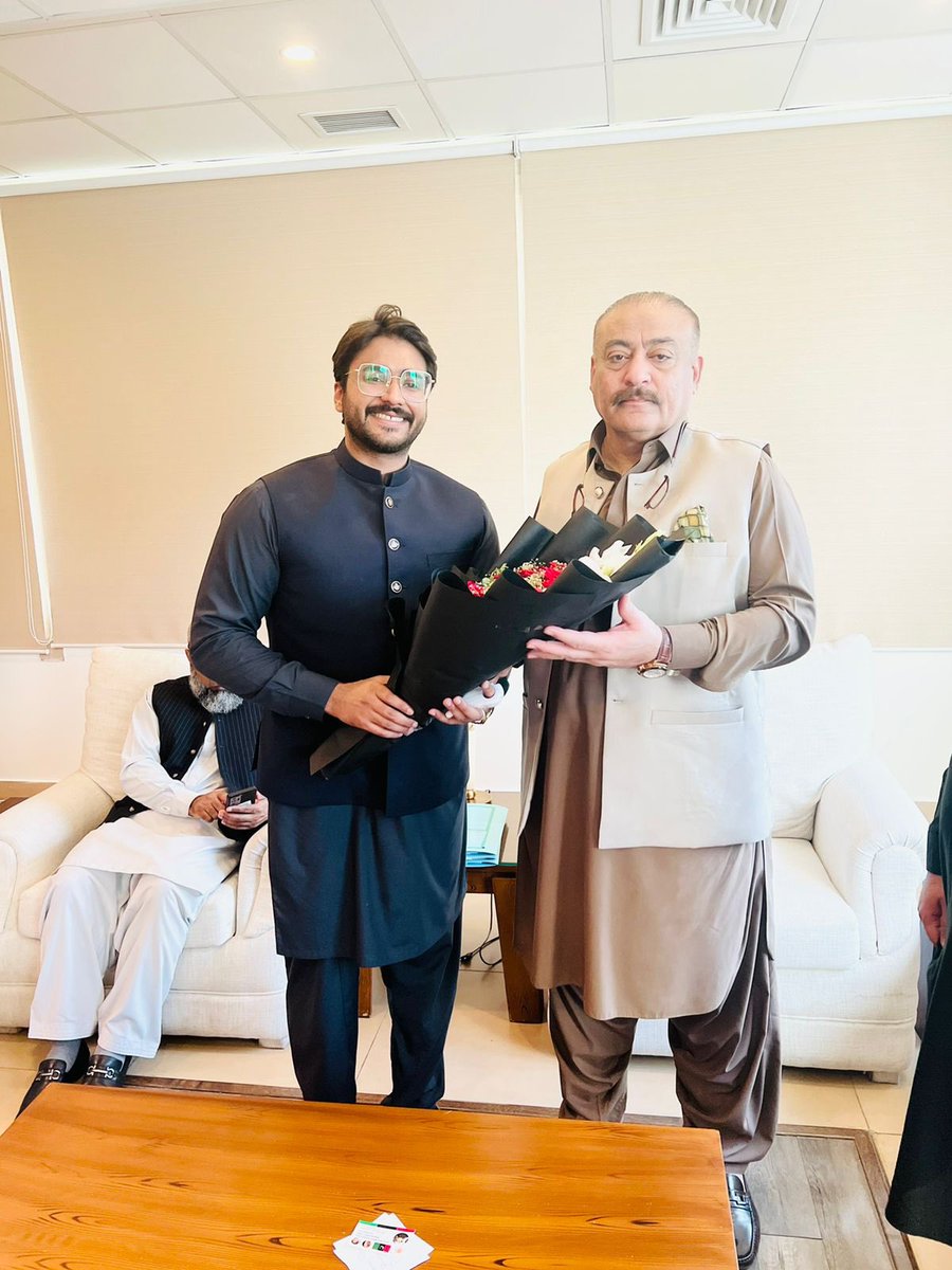 salmanranaPPP's tweet photo. #pmcfinished
Congratulations to millions of Pakistani medical students and Pakistan's medical community around the world on the return of PM&DC: Jee Bhutto
No NLE for Pak Grads, MDCAT by provinces.
We promised to do it now and thank you Minister @A_Qadir_Patel @BBhuttoZardari https://t.co/IvssvX4e2S