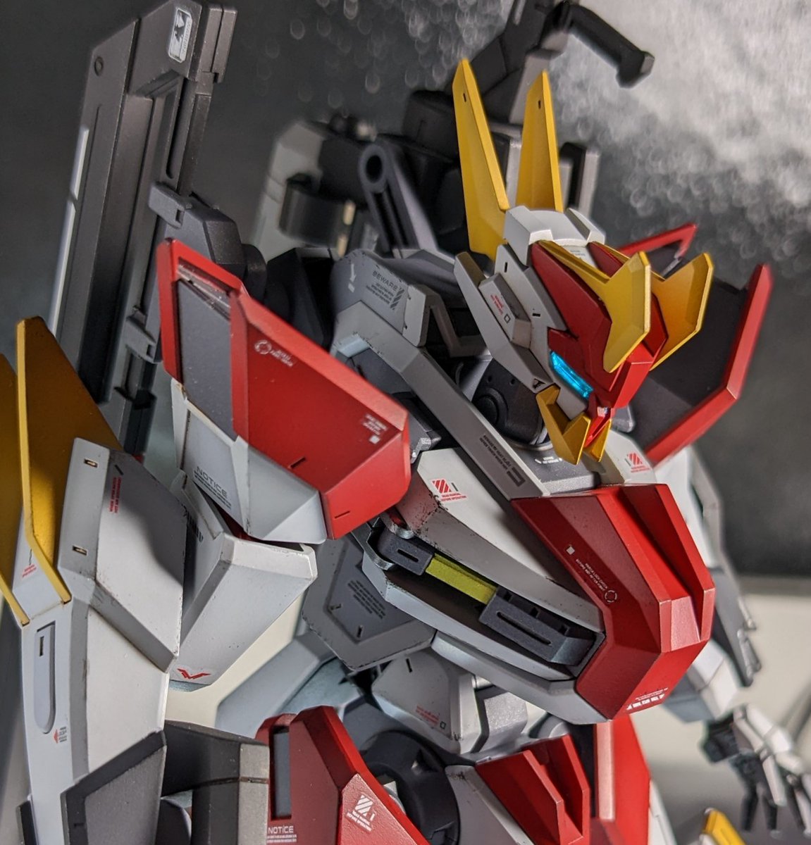 pose012003's tweet photo. ガンプラが完成しました。やっぱりガンプラはいいですね。

#ガンプラ https://t.co/lwfSbICEzo