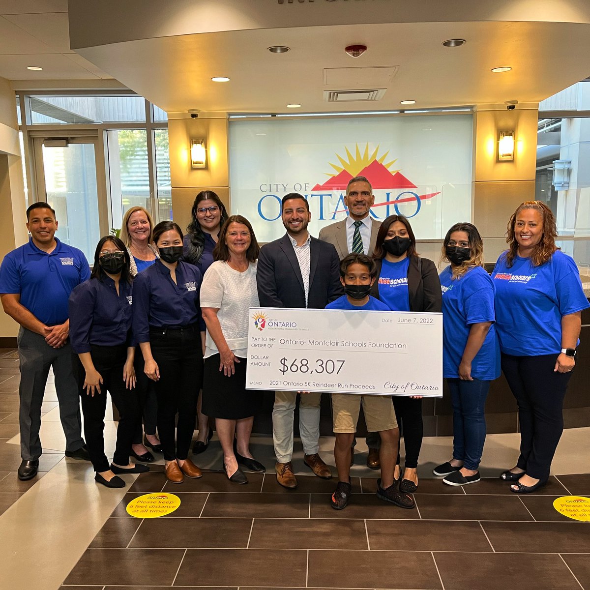 OntMontPS's tweet photo. Thank you so much to @CityofOntario @OntarioCLC for all your support!

Promise Scholars was so excited to receive such a generous gift from the proceeds of the Ontario 5K Reindeer Run to support our kids and community. 🥳🦌 🎉 https://t.co/kwoBjveElN