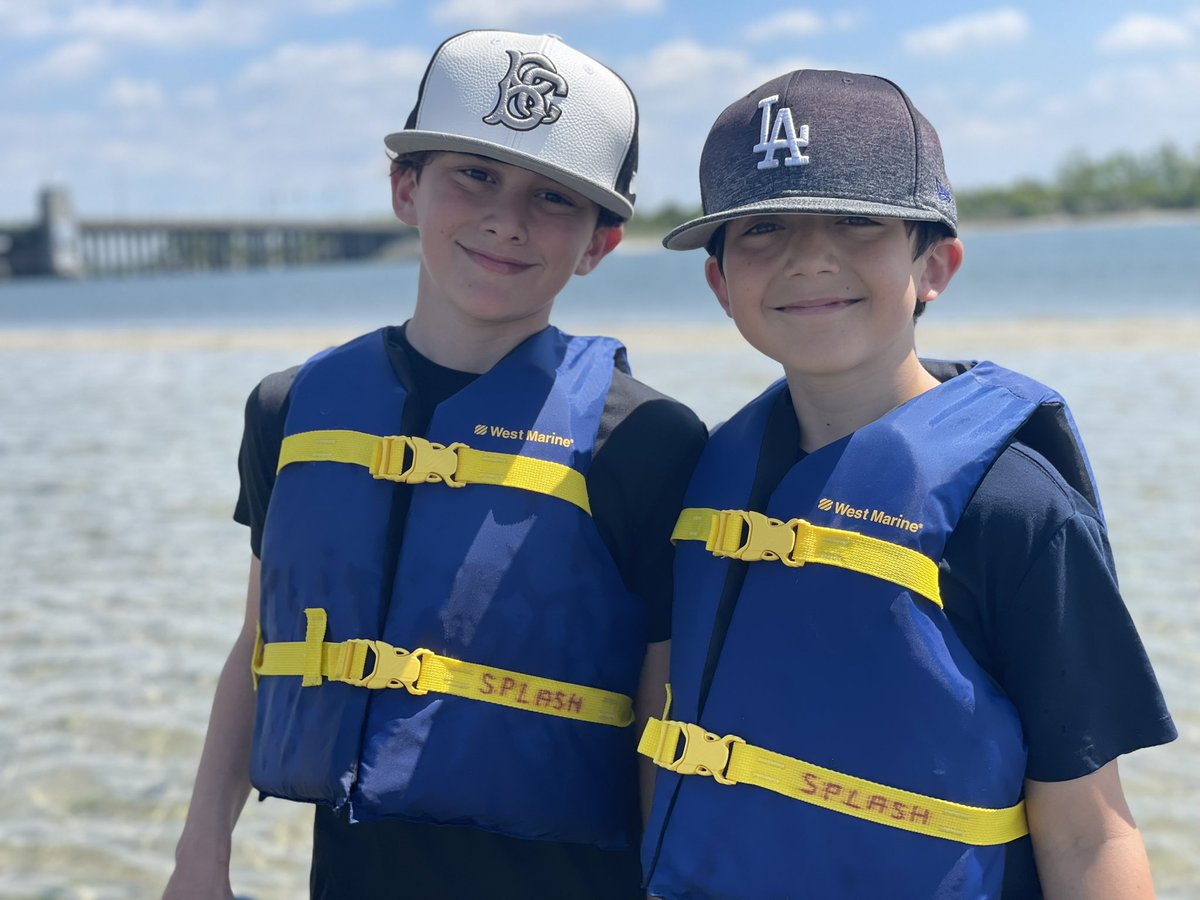MsFechtig's tweet photo. Splish splash we were cleaning up the trash ๐๐ฎ Our class had a fantastic time @OperationSPLASH . We will do our best to stop polluting & littering to save our harbors. #saveinky #wespeakfish @MrsFastag @LomsPrincipal https://t.co/ca5l2zyNfI