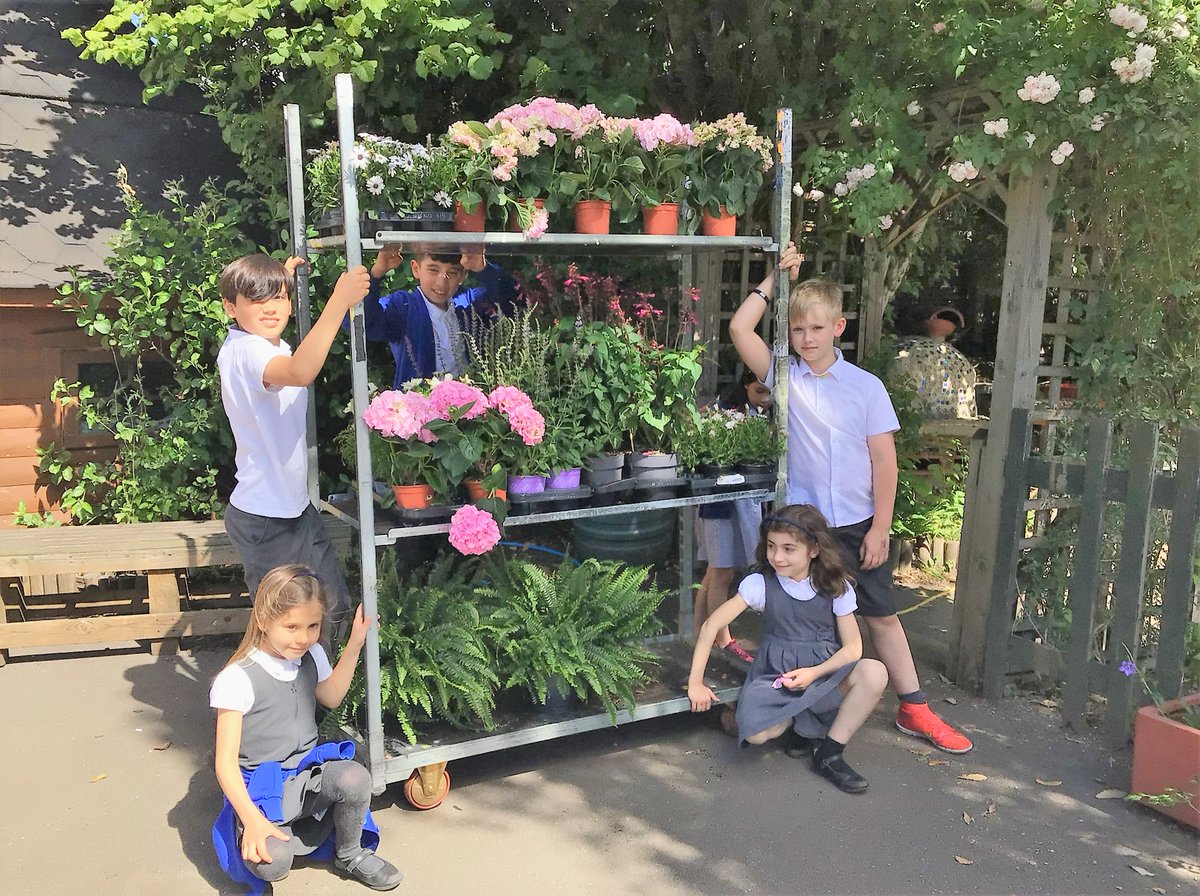 Huge thanks to @PandPflowers for their incredibly generous donation of plants and flowers to add even more colour to our beautiful outdoor spaces! #community #parentalengagement