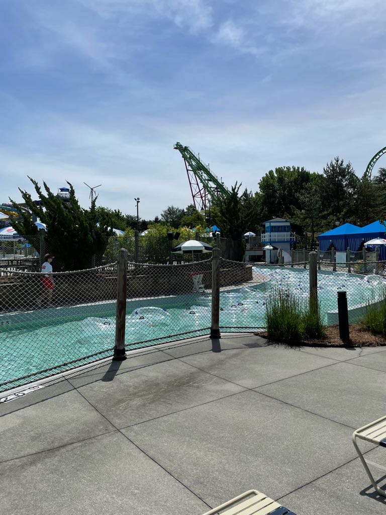 canuckduck789's tweet photo. Ready to enjoy a day at the Boardwalk #HersheyparkHappy #CabanaTime https://t.co/B8dvSXKDnP