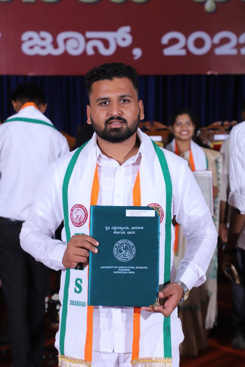 Aditya79772402's tweet photo. It really feels proud to share you that , I'm officially graduated from the prestigious UNIVERSITY OF AGRICULTURAL SCIENCES DHARWAD. In this Beautiful journey I really thankfull to my all Lecturers, Parents,Family members ,Teaching and Non teaching staff and my beloved friends. https://t.co/Wav0PPAtiK