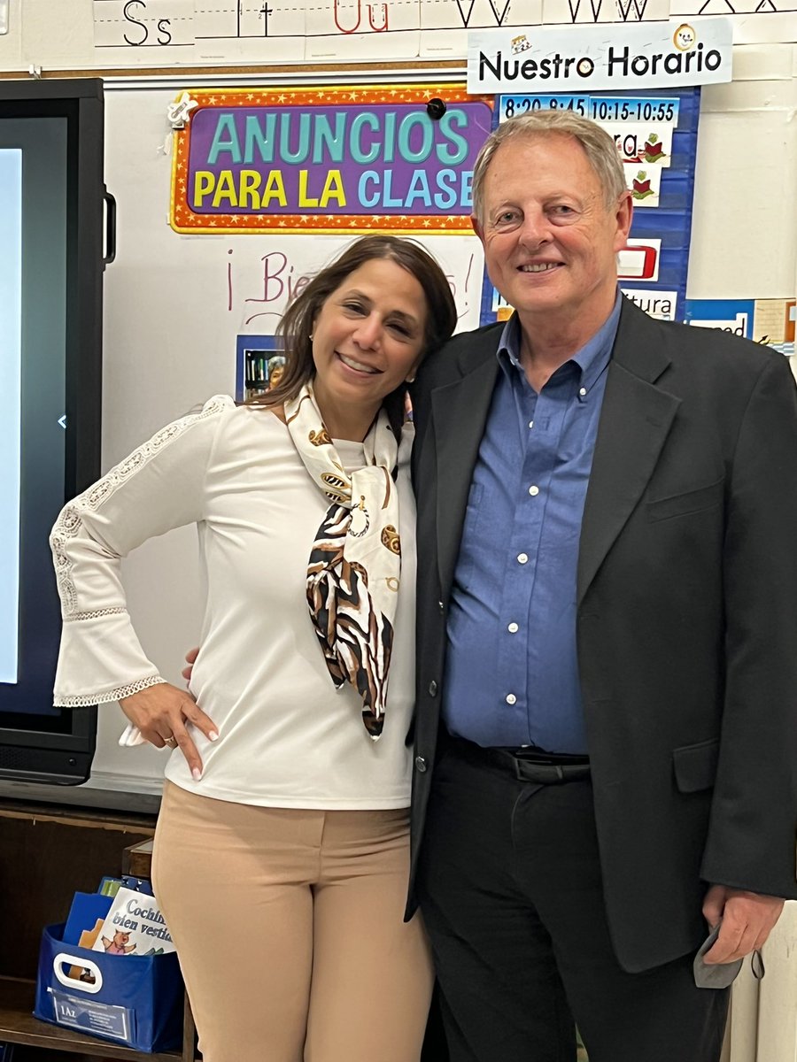Diamond_Mad27's tweet image. Incredible day welcoming the @AmericanReading company executive team to @PeekskillCSD ; even more exciting to welcome Dr. Jim Cummins to our district and Dual Language program #arcloves #peekskillstrong