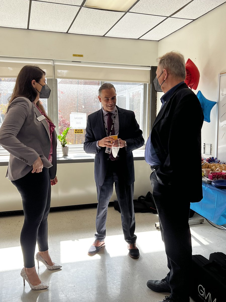 Diamond_Mad27's tweet image. Incredible day welcoming the @AmericanReading company executive team to @PeekskillCSD ; even more exciting to welcome Dr. Jim Cummins to our district and Dual Language program #arcloves #peekskillstrong