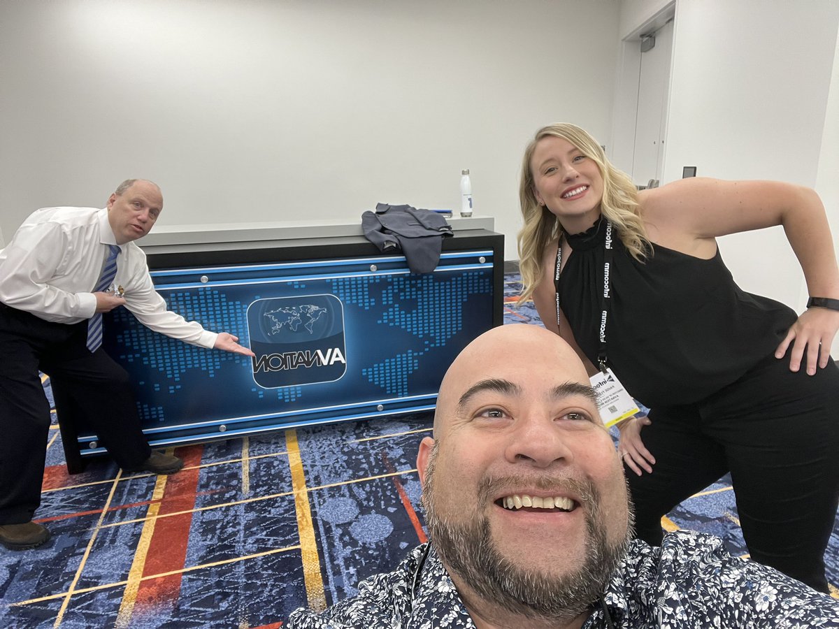 And so it begins - follow <a href="/AVNationTV/">AVNation Media</a> coverage of #Infocomm2022 w/ Uncle Richie on the Show Floor &amp; @BradfordBenn in the studio - If you see me be sure to stop for a #SelfieWithUncleRichie