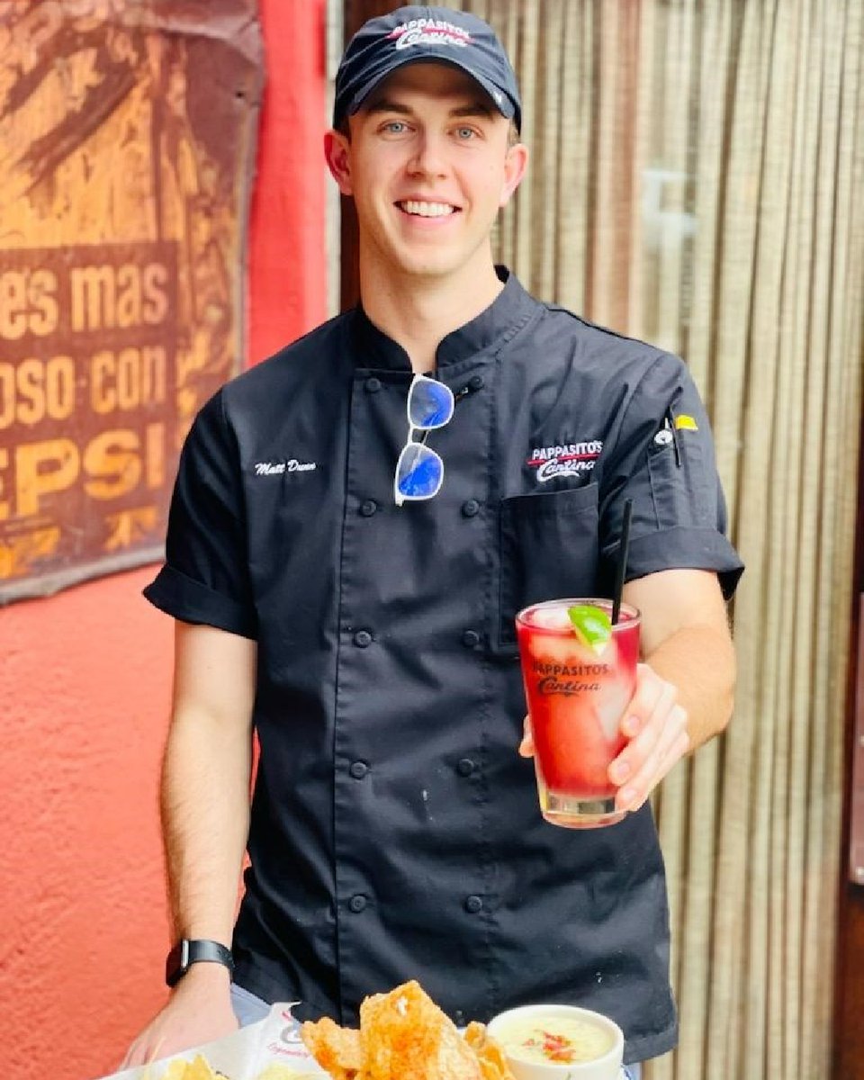 PappasitosTXMEX's tweet image. 👋 Get your wave on this Wednesday.  It's the perfect blend of frozen margarita + our signature sangria.  Sip, sip, horary!