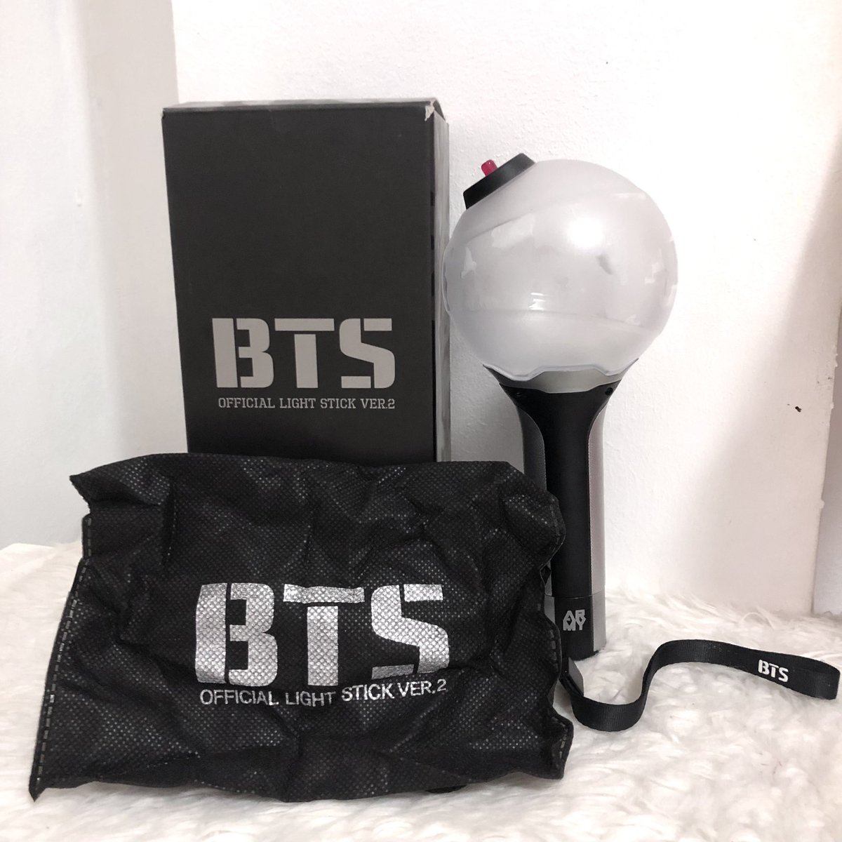 jiminderella's tweet photo. lfb | wtb | lfs | wts

army bomb ver.2 
☆彡 950 php.
☆彡100% Official
☆彡 Bought from Wings Tour 2017
☆彡 Batteries included!! (3 triple A) 
☆彡 MOP: Gcash only
☆彡 grab, lalamove, etc. https://t.co/HaXu560qDG