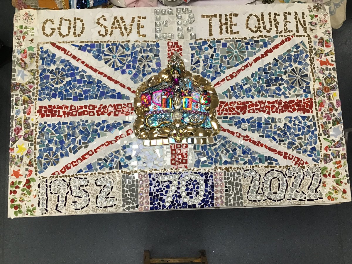 Jubilee highlights from Windlesham House School. We hope everyone enjoyed celebrating over the weekend 🎉

#Queen #JubileeWeekend #PlatinumJubilee #Celebrations #Art #Mosaic #Community #WindleshamHouseSchool #WindleshamSpirit