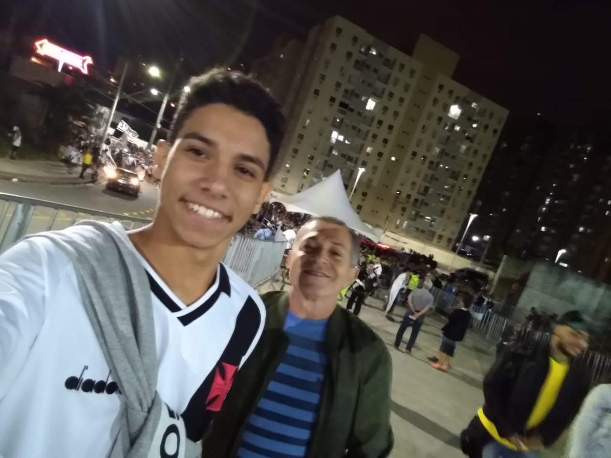 tt_madu's tweet photo. João, de 18 anos foi diagnosticado recentemente com câncer.
Ele precisa fazer uma cirurgia urgente para a retirada do tumor, porém, o valor da cirurgia é muito alto.
estamos fazendo uma vaquinha para ajudar a arrecadar esse valor o mais rápido possível! https://t.co/hKzQUMALUN
