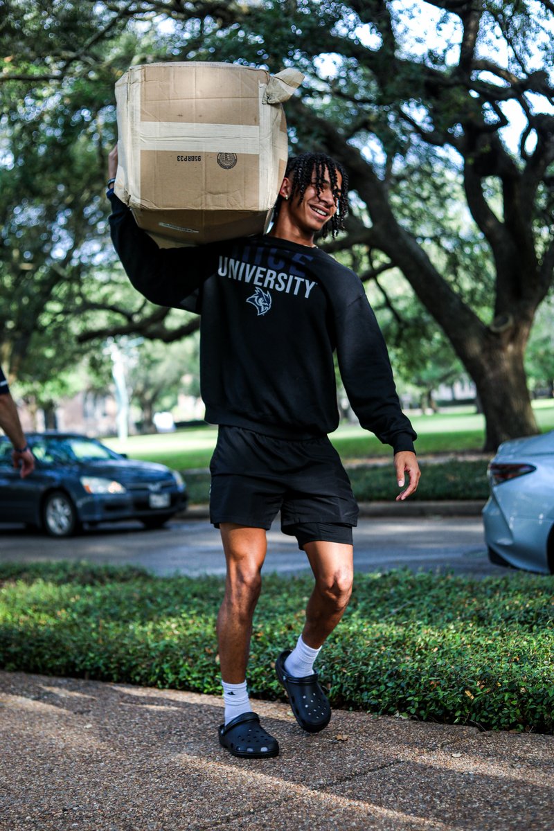 New Owls on campus! #WelcomeHome 🏡

#GoOwls👐 x #RFND