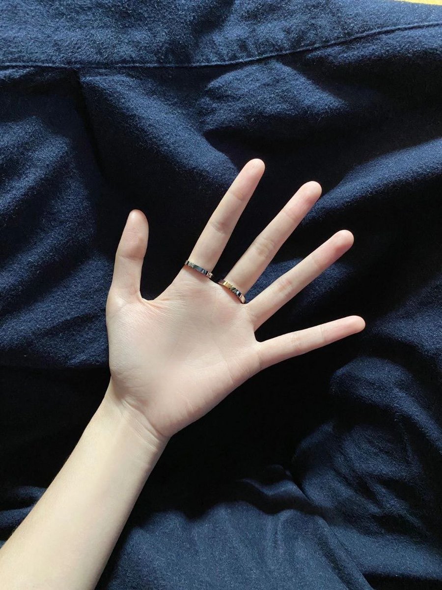 Luna8663's tweet photo. The advantage of being a hard worker is that people will want to help you when they see you.

If you don’t make a little effort yourself, people want to give you a hand, but they don’t know where your hand is. https://t.co/QxLRo2m59s
