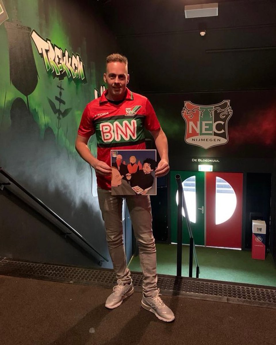 necnijmegen's tweet photo. 🔥 | 𝐄𝐞𝐫𝐬𝐭𝐞 𝐰𝐢𝐧𝐧𝐚𝐚𝐫𝐬 𝐨𝐧𝐭𝐯𝐚𝐧𝐠𝐞𝐧 𝐁𝐍𝐍 𝐫𝐞𝐭𝐫𝐨𝐬𝐡𝐢𝐫𝐭! 😍
De eerste gelukkige winnaars die een Bart de Graaff NFT geclaimd hebben, ontvingen vandaag een BNN retroshirt! ❤️💚🖤
#NFT #FanEx https://t.co/etiipwqgct