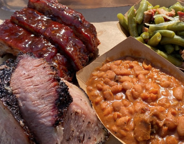 bigdbarbecue's tweet photo. Who wants to "meat" up for lunch?  😉

#Lunchtime #Lunch #BigDBBQ  #MansfieldLunch  #FamilyOwnedRestaurant #bbqtakeout https://t.co/d7QIByvSZ3