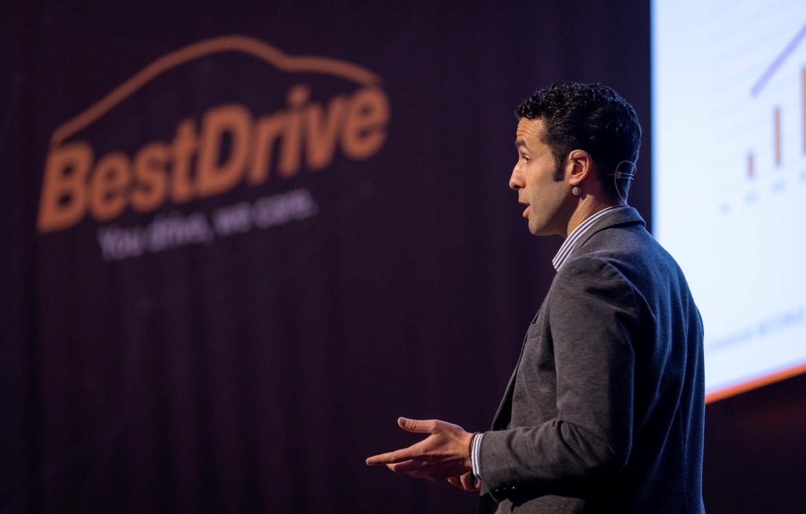 #BestDriveExperience2022 <a href="/Cepsa_ES/">María Hernández</a> nos acompañó en nuestra convención, con una ponencia técnica de la mano de Rubén Pérez. 

Si quieres conocer más sobre el trabajo que hacemos con ellos, escucha esta entrevista en @CAPITALRADIOB

capitalradio.es/audio/20220608…

#bestdrive #cepsa