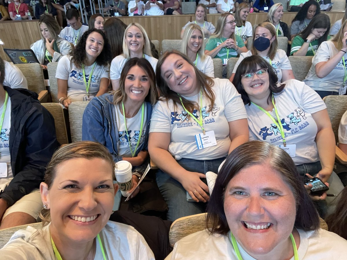 MrsTesson3's tweet image. Day 2 of learning at the #SMSDPLCInstitute! Our brains are on fire!!! @SolutionTree @BrittanyGonser @theSMSD @SSchuhl @msmiller13a
