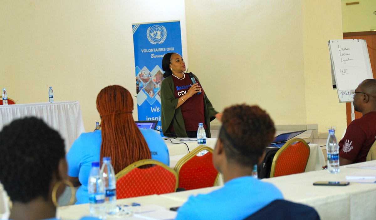 UNVBurundi's tweet photo. Jour 2⃣: «Quand on est volontaire et que l’on se forme, on a la possibilité d’occuper d’autres postes de prise de décision. La formation n’est pas limitée dans le temps, elle est continuelle » a dit @KouassiNicole , RR du @PNUDBurundi .

#CDLF2022 #VNUBurundi #vnu @UN_Burundi https://t.co/XGk8HVmFxQ