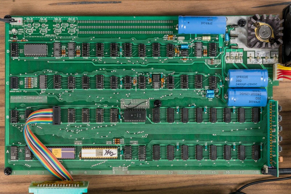 Apple 1 restauré et signé par Woz… aux enchères sur eBay. Pour l’instant c’est seulemnt 125100$
Une paille pour <a href="/lordtonpere/">LordTonPere</a> 
ebay.com/itm/1854490209…