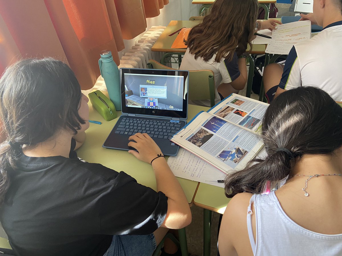 inmacum's tweet photo. Trabajando La energía con @PlayCraftLearn en 2° de ESO @fecstlm https://t.co/QLriYR4eSW