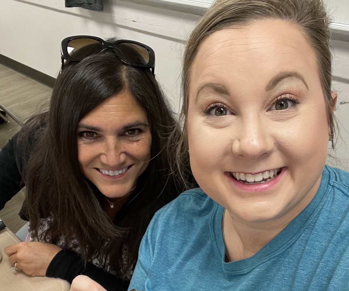 Fabin4th's tweet photo. There is nothing sweeter than PD with your bestie @wendeeo. AMAZING Writing Institute session ✌🏻and what a treat to spend time hanging out with our girl and former shark @BurgessBlend !!!📝💗🦈 #sfesharks #HumbleISD_TandL #theWRITEthing @HumbleISD_PL https://t.co/x6e8IEKGHh