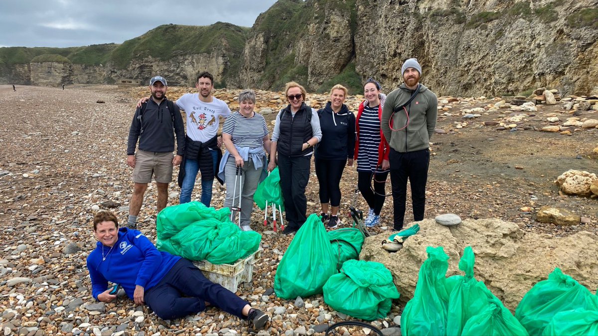 Our staff volunteer all year round for beach cleans.

In the last 12 months 152 of our staff volunteers accumulated 512 hours of volunteering across 19 beach cleans 🏖️

Interested in volunteering with <a href="/SVODurham/">DU Staff Volunteering</a>? Read our staff blog 👉 fal.cn/3phZh

#WorldOceanDay