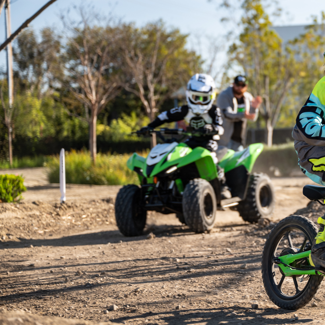 KawasakiUSA's tweet photo. Whether two-wheels or four, the all-new #Elektrode or the new #KFX90, riding with your buddies is what it's all about. #BestFriendsDay #GoodTimes #Kawasaki https://t.co/wDEfIlZ0l4