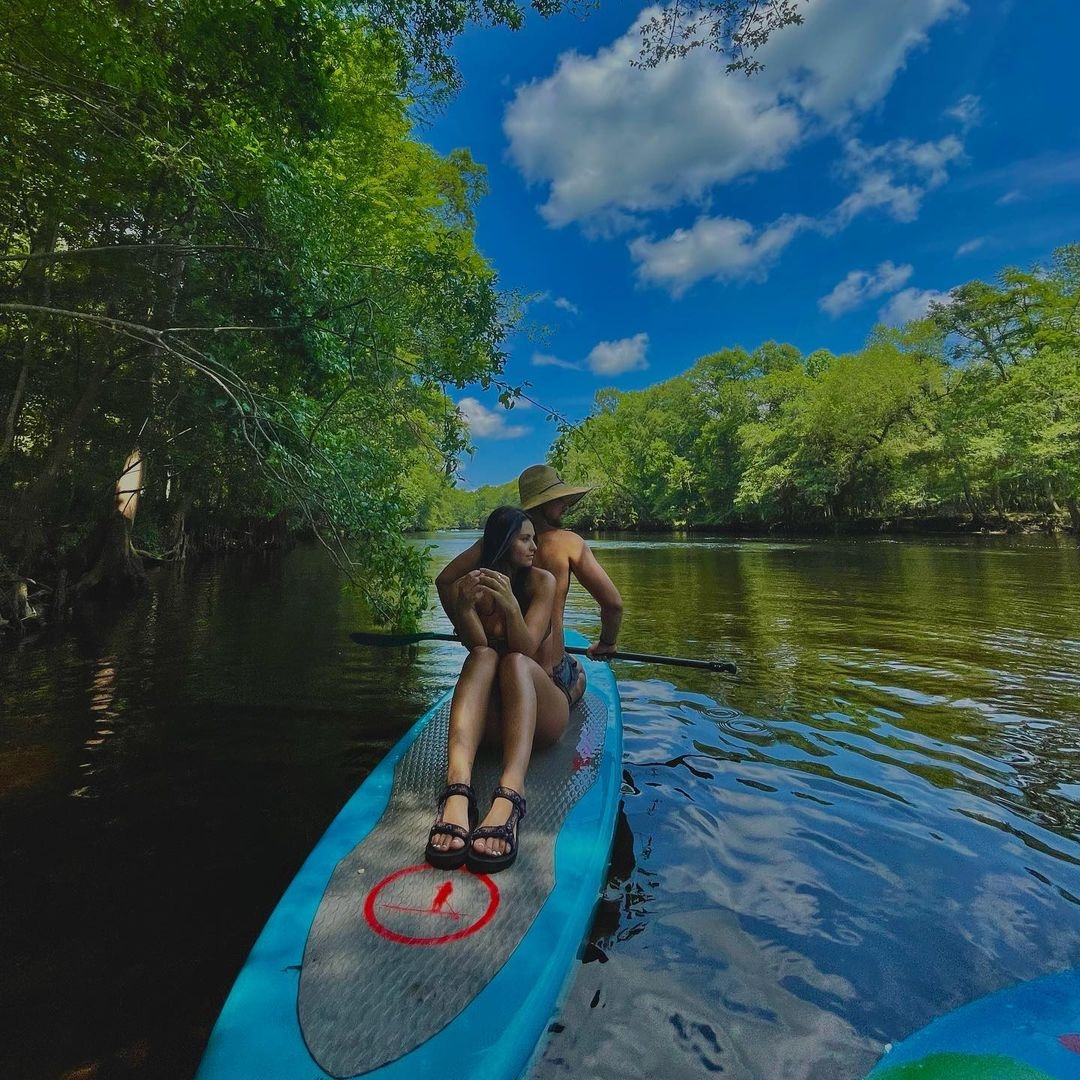 VisitLakeCityFL's tweet photo. Give your camping experience a glow up with a stay at Ginnie Springs. 🏕Tent sites are scattered throughout 200 wooded acres and include many river-front and spring sites. Most sites also have a grill and a picnic table! 🪵🌿

📸 morenaluuuna https://t.co/e2EiyCaBxV