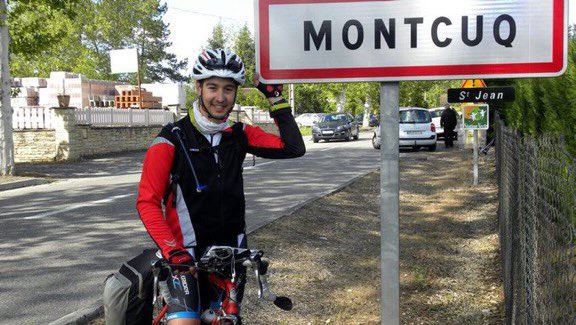 topdusavoir's tweet photo. En Mai 2013, le cycliste amateur Jean-Charles Loeb a relié à vélo les 1 000 kilomètres qui séparent la ville Française de Montcuq à la ville espagnole Parla. Il intitula son raid "Parla-Montcuq" https://t.co/51XnhywVLQ