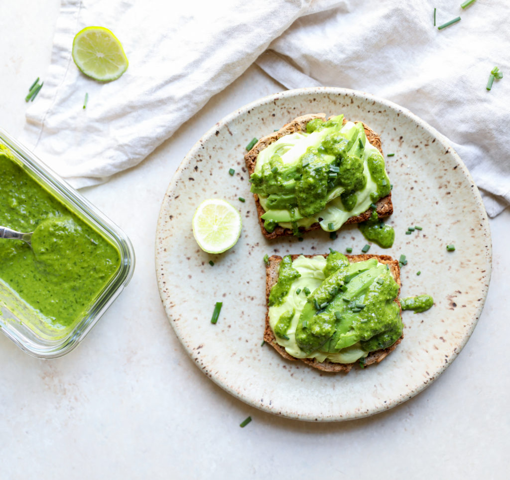 FoodSocial_io's tweet photo. Avocado toast lovers... 

@lauraleabalanced has an INSANE Avocado Toast recipe and you just get ready for this twist - Avocado Cream Cheese and Basil Chimichurri Toast is it, and boy is it ever delicious!

https://t.co/SZotlRjaVy

#avocadotoast #creamcheese @kitehillfoods https://t.co/59GcyMV1Fd