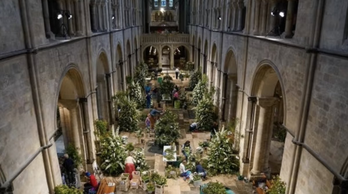 engcathedrals's tweet photo. Life In All Its Fullness
50,000 blooms on display for @ChiCathedral’s 'enriching' Festival of #Flowers
(Runs from June 8 – 11, so be quick).

https://t.co/NfbCiTvSpE

Photo Credit: Andrew Matthews/PA https://t.co/ZkPiLG0OcH
