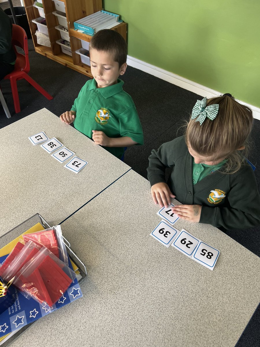 Wye_WPA's tweet image. We’ve been learning all about tens and ones in maths today and using resources to order numbers! #WatersideMaths 🧮