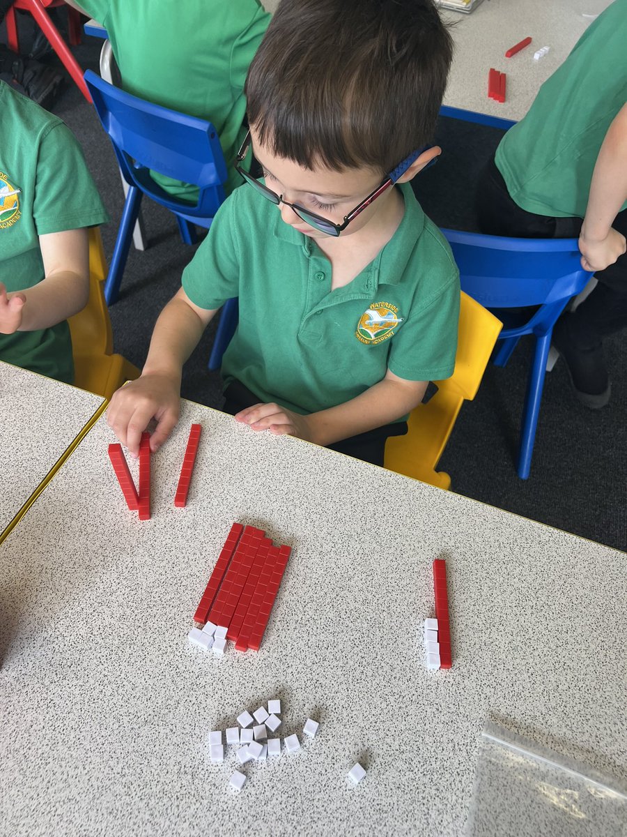 Wye_WPA's tweet image. We’ve been learning all about tens and ones in maths today and using resources to order numbers! #WatersideMaths 🧮