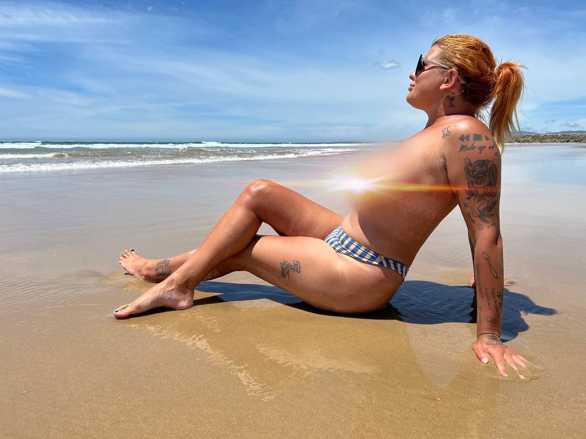 so__addictive's tweet photo. Retweet = this uncensored photo to your direct 😉😉😉 https://t.co/Xx0XNx9Yk0 #onlyfans #onlyfansgirl #nudegirl #нюдсыкаждыйчас #нюдсосреда #5size #bigboobs https://t.co/un4RXZzNBg