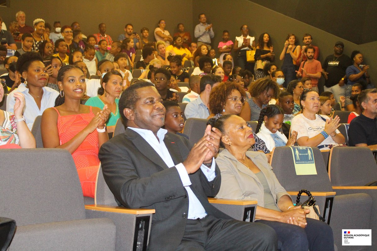 acguyane's tweet photo. Ce mercredi 8 juin 2022, le Recteur était convié à participer à la cérémonie de remise de prix du concours « Jeune Historien Guyanais » au sein de la maison de la Mémoire et des Cultures à Rémire-Montjoly 🏆
➡https://t.co/4bISu0Dplb https://t.co/duzYgo66yj