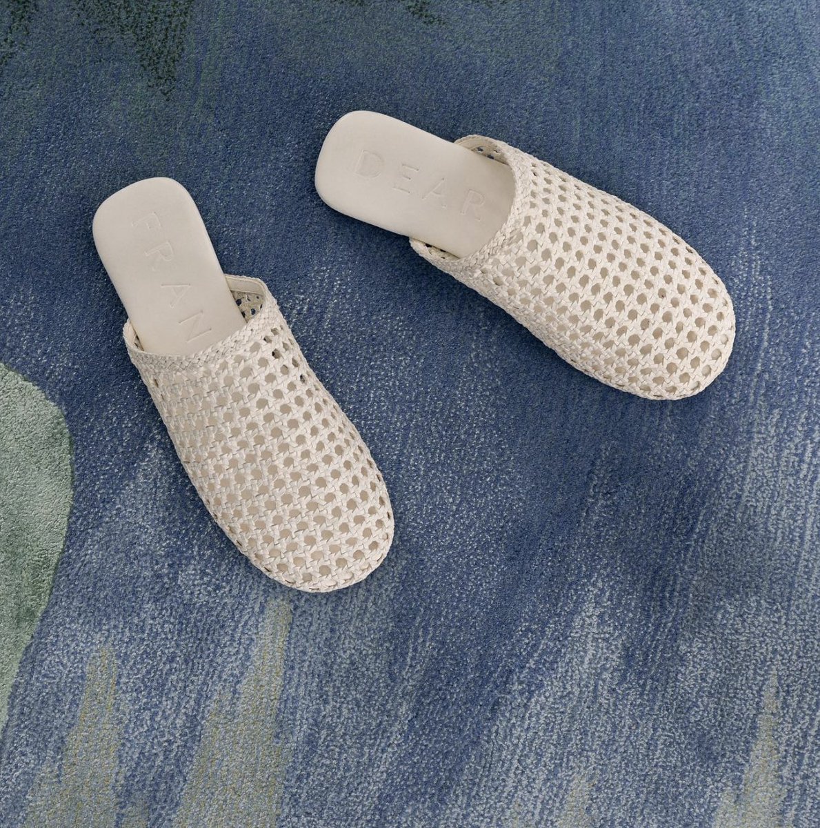 The summer mule 🪡 discover online now: bit.ly/394i5dP #dearfrances #summersandals